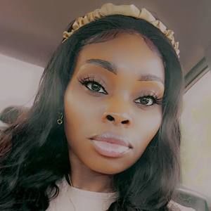 Meet your Posher, Rena